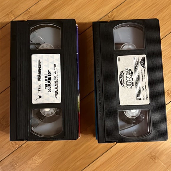 2 Christmas VHS tapes - Picture 4 of 4